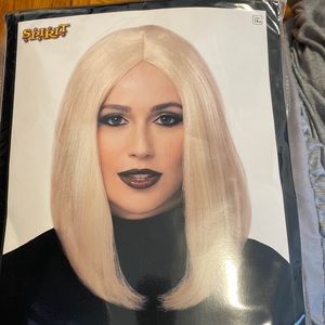 Spirit blonde long bob new